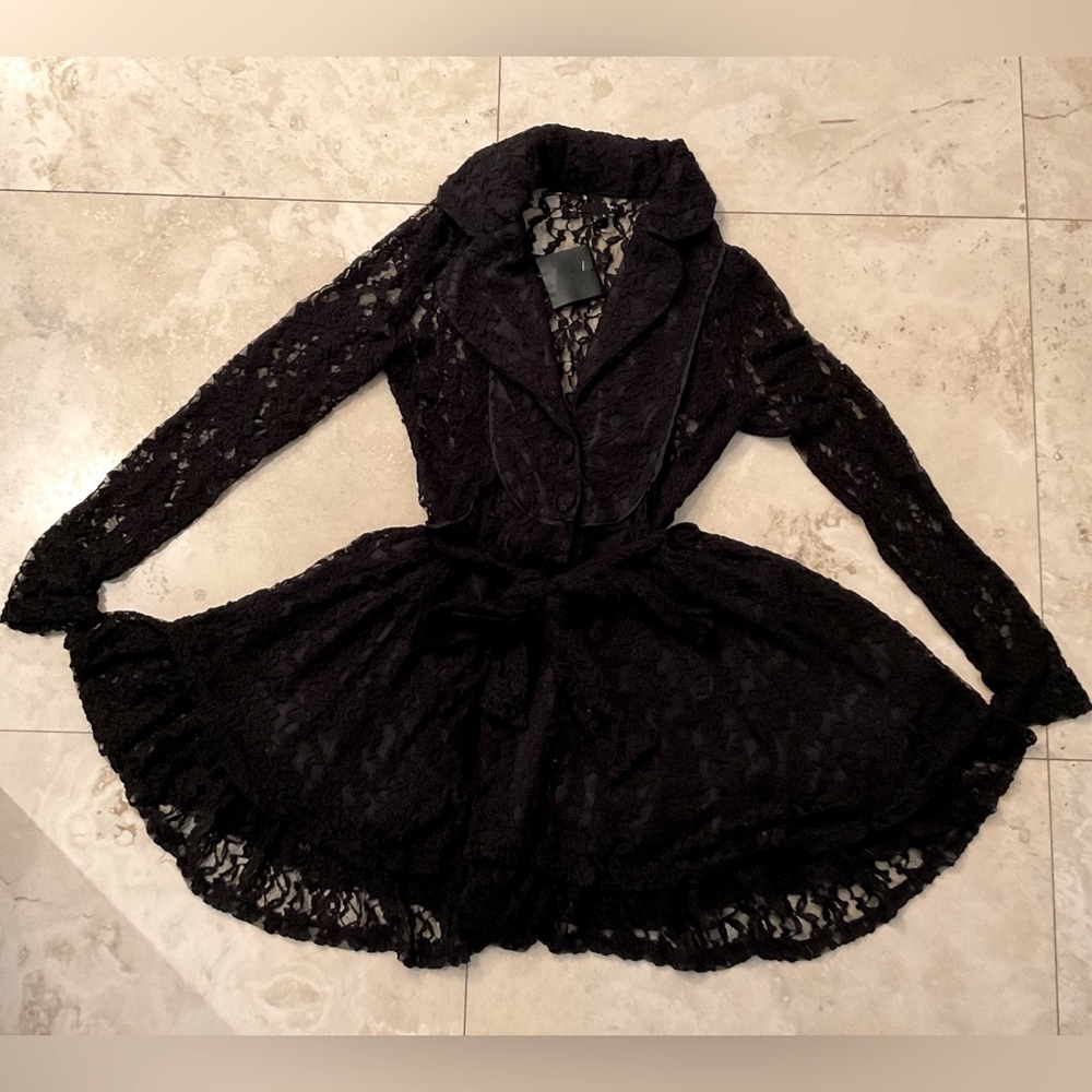 RYU ● Tiered Lace Long Sleeve Dress with Waist Belt